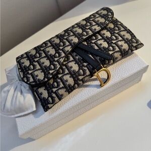 Small Saddle Pouch with Chain